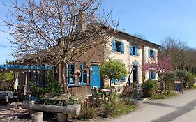 Ille Flottante, Maison Eclusiere Et Hebergements Insolites Sur Le Canal