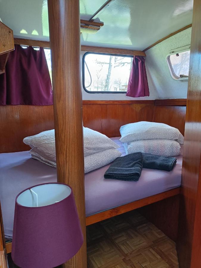 Ille Flottante, Maison Eclusiere Et Hebergements Insolites Sur Le Canal Hédé Exterior foto