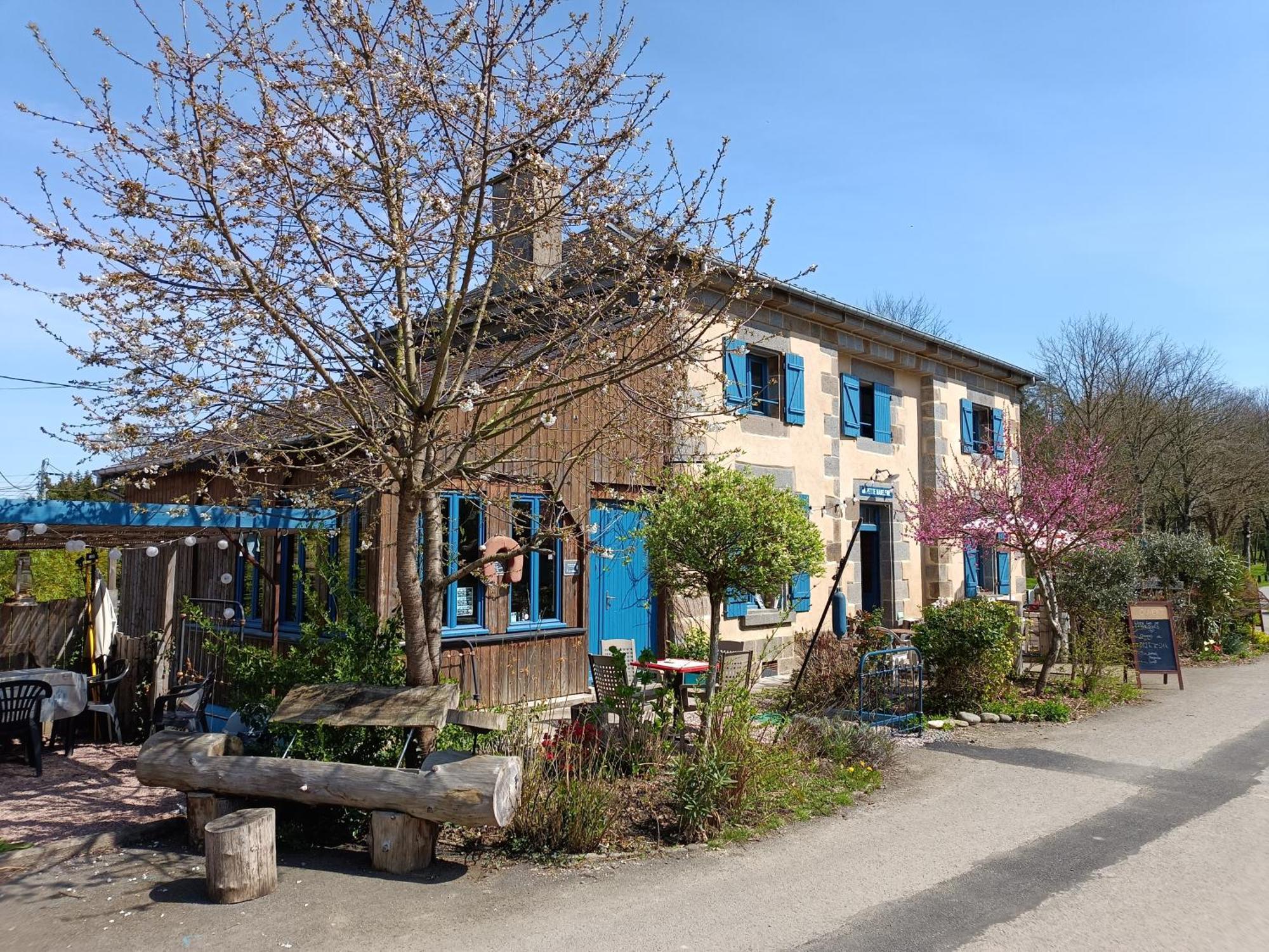 Ille Flottante, Maison Eclusiere Et Hebergements Insolites Sur Le Canal Hédé Exterior foto