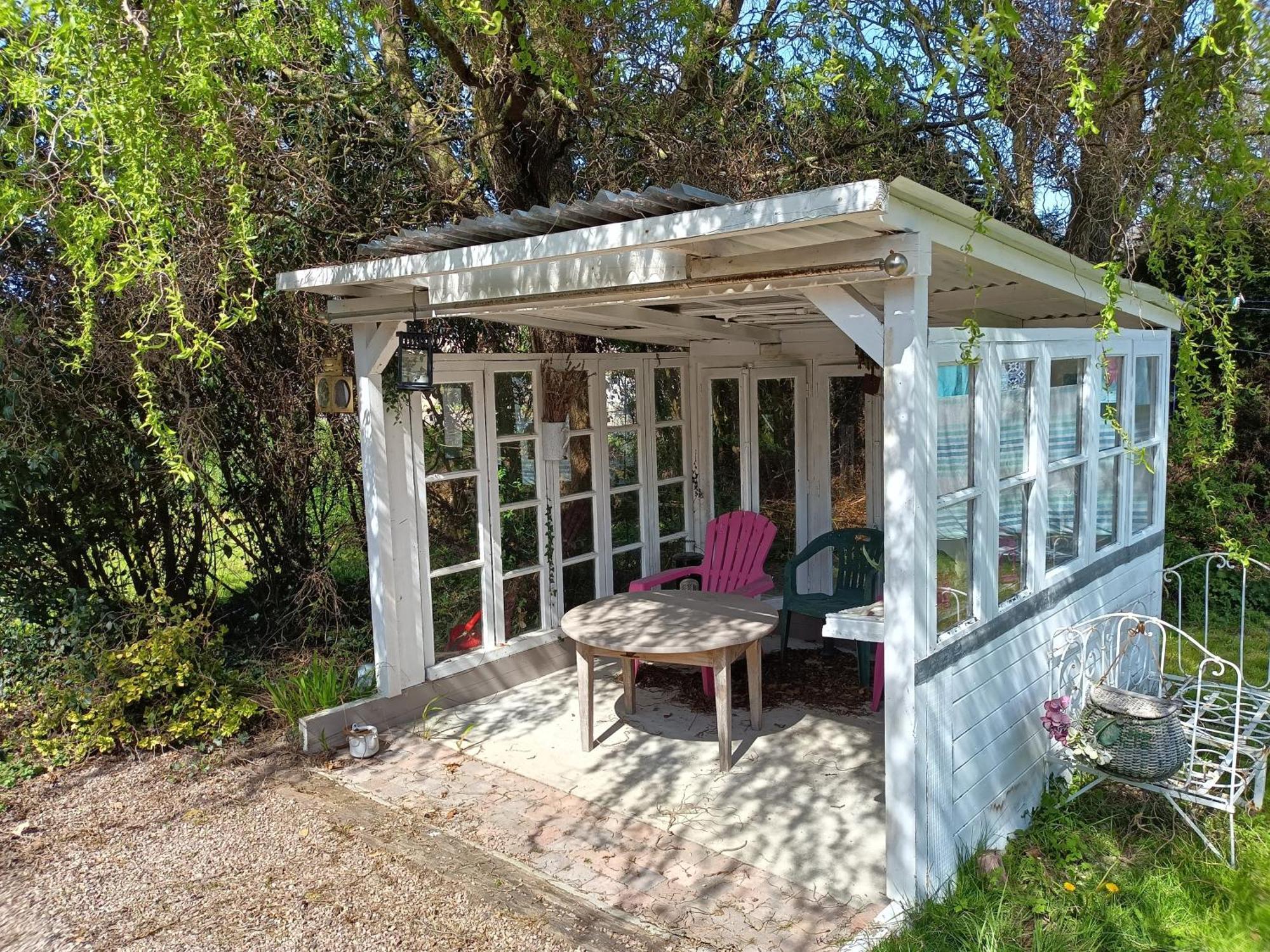 Ille Flottante, Maison Eclusiere Et Hebergements Insolites Sur Le Canal Hédé Exterior foto