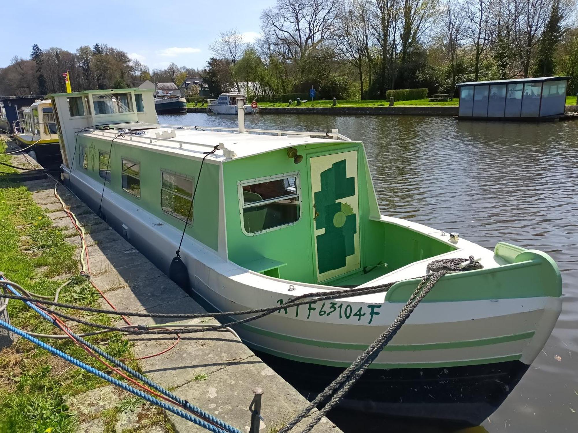 Ille Flottante, Maison Eclusiere Et Hebergements Insolites Sur Le Canal Hédé Exterior foto